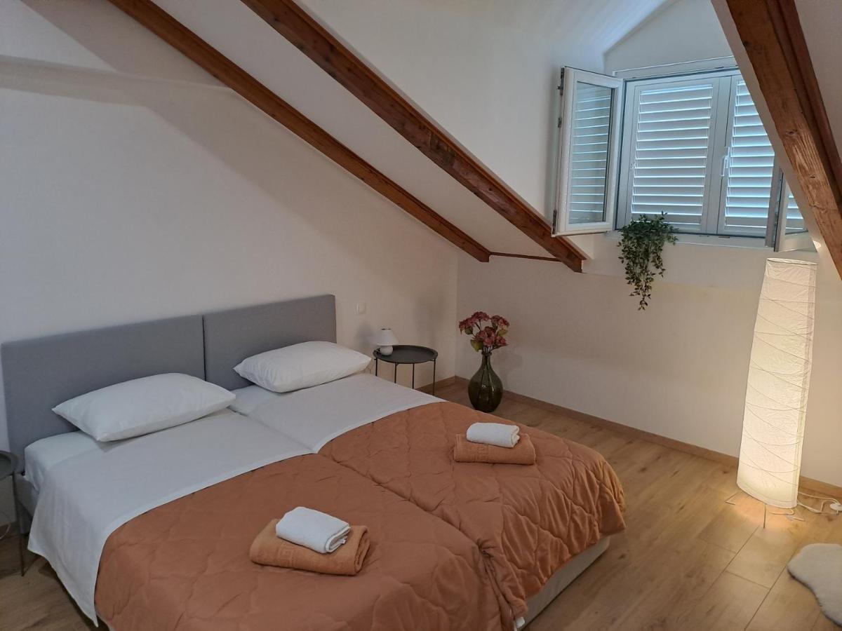 Kathryne Apartment *